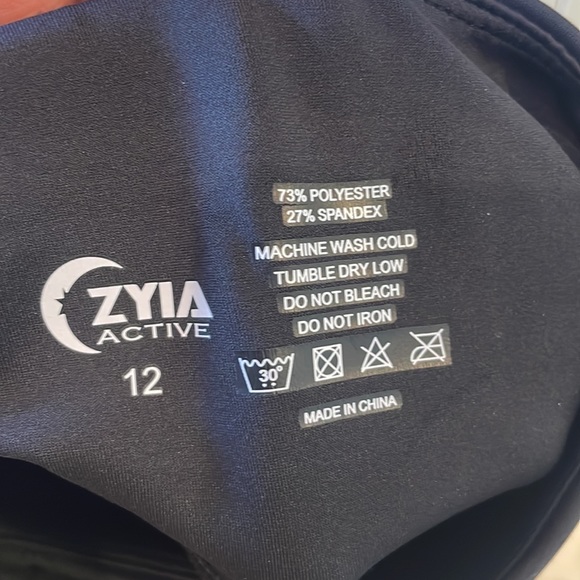 Zyia Active Crop Leggings - Picture 6 of 7